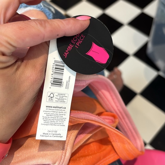 No Boundaries Women's Scoop Neckline Swimsuit - Picture 3 of 3